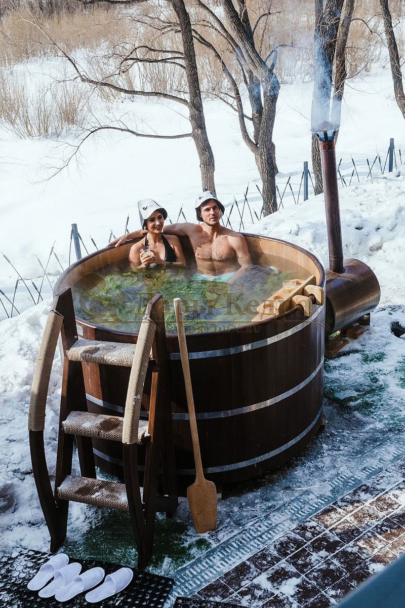 Фурако круглая из кедра с внешней печью